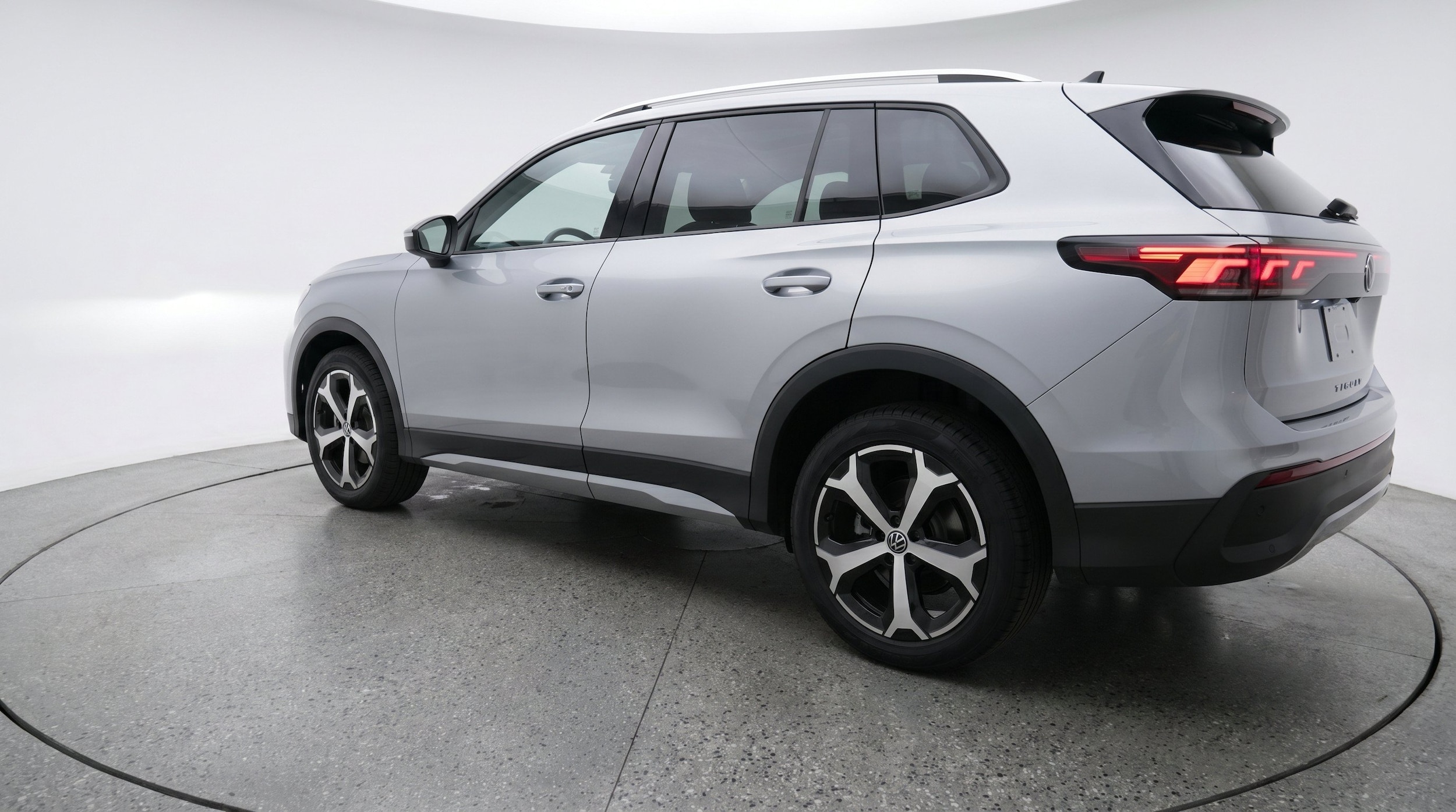 Thumbnail: 2026 Volkswagen Tiguan - 6