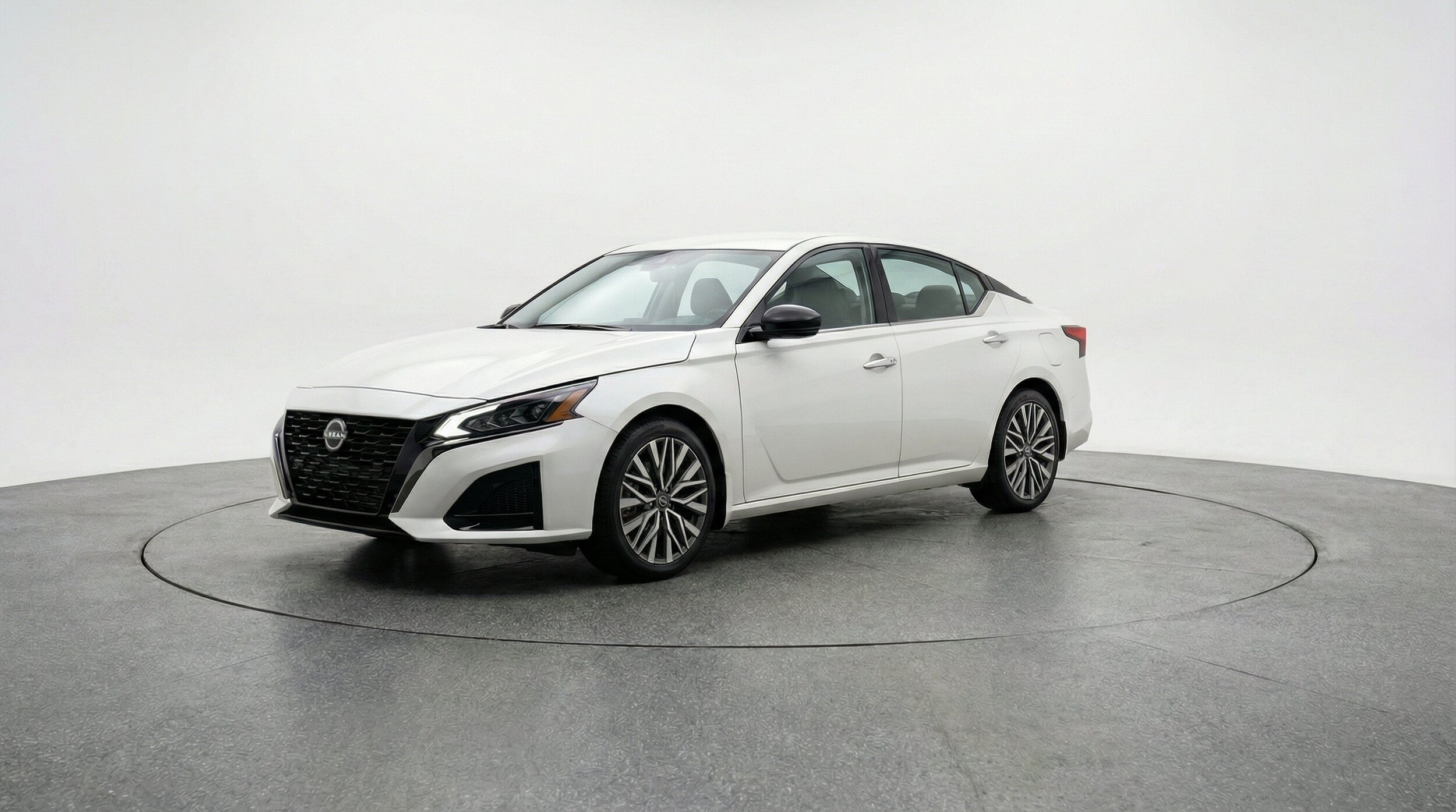 Thumbnail: 2025 Nissan Altima - 3