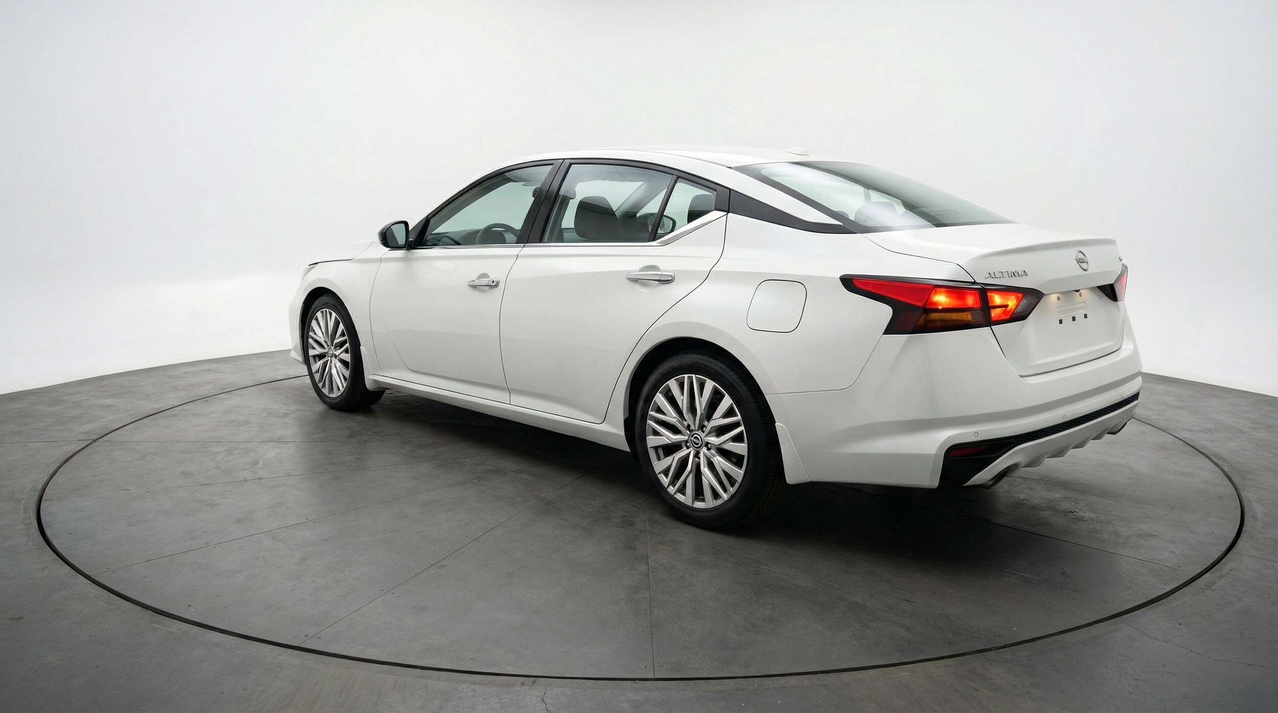 Thumbnail: 2025 Nissan Altima - 6