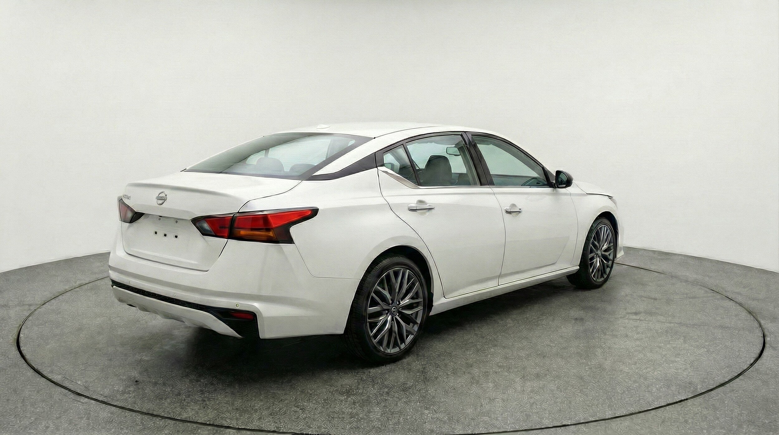 Thumbnail: 2025 Nissan Altima - 9