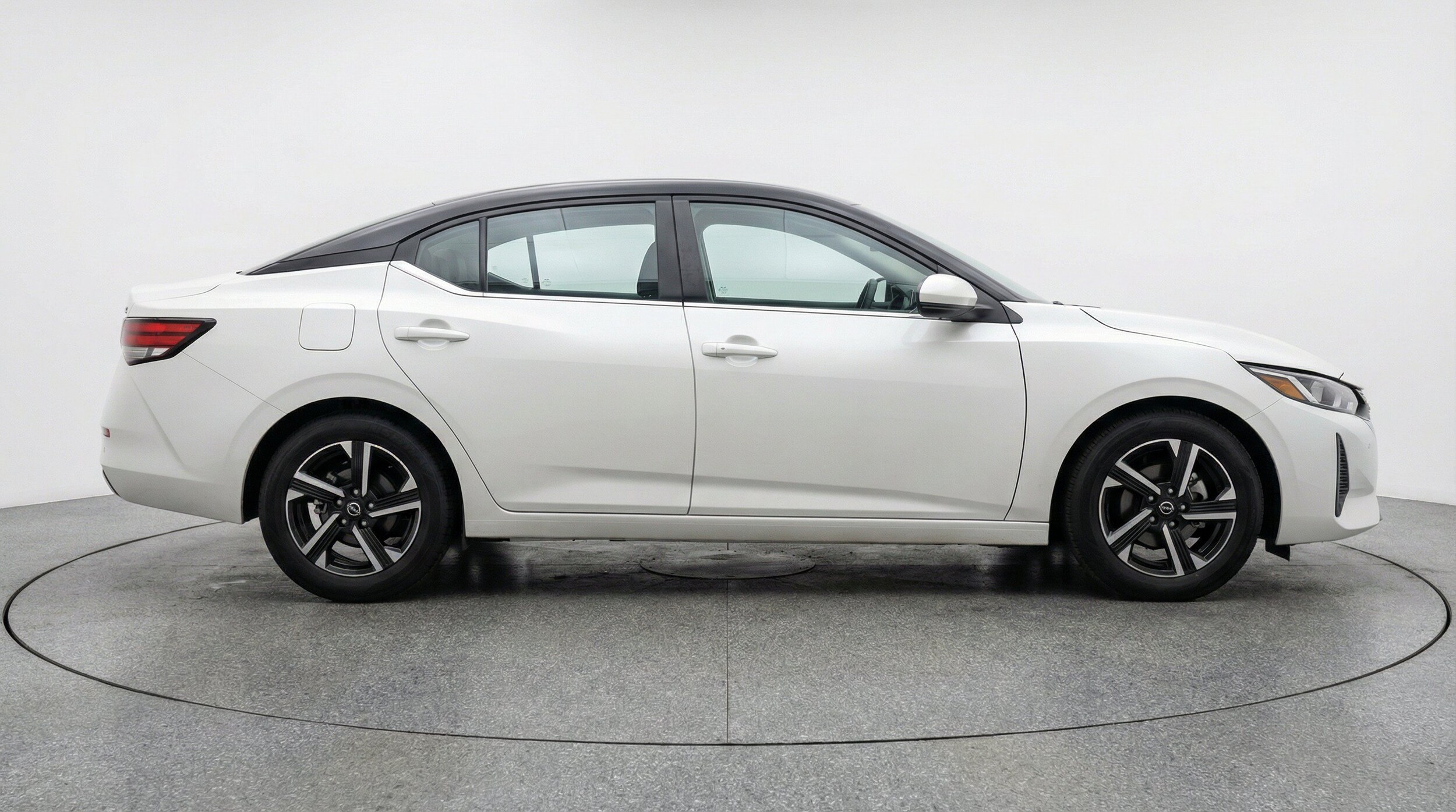 Thumbnail: 2025 Nissan Sentra - 10
