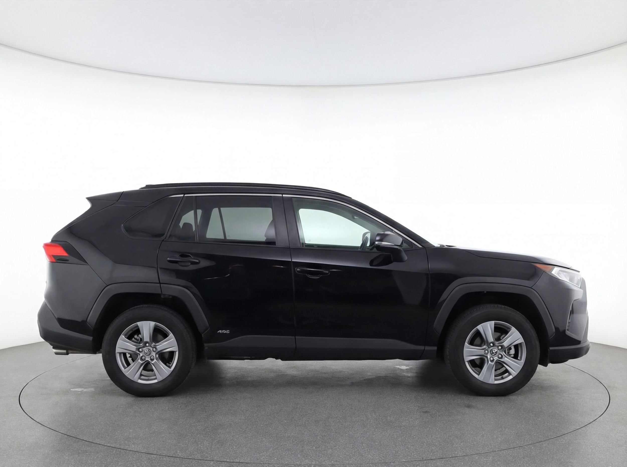 Thumbnail: 2025 Toyota RAV4 - 8