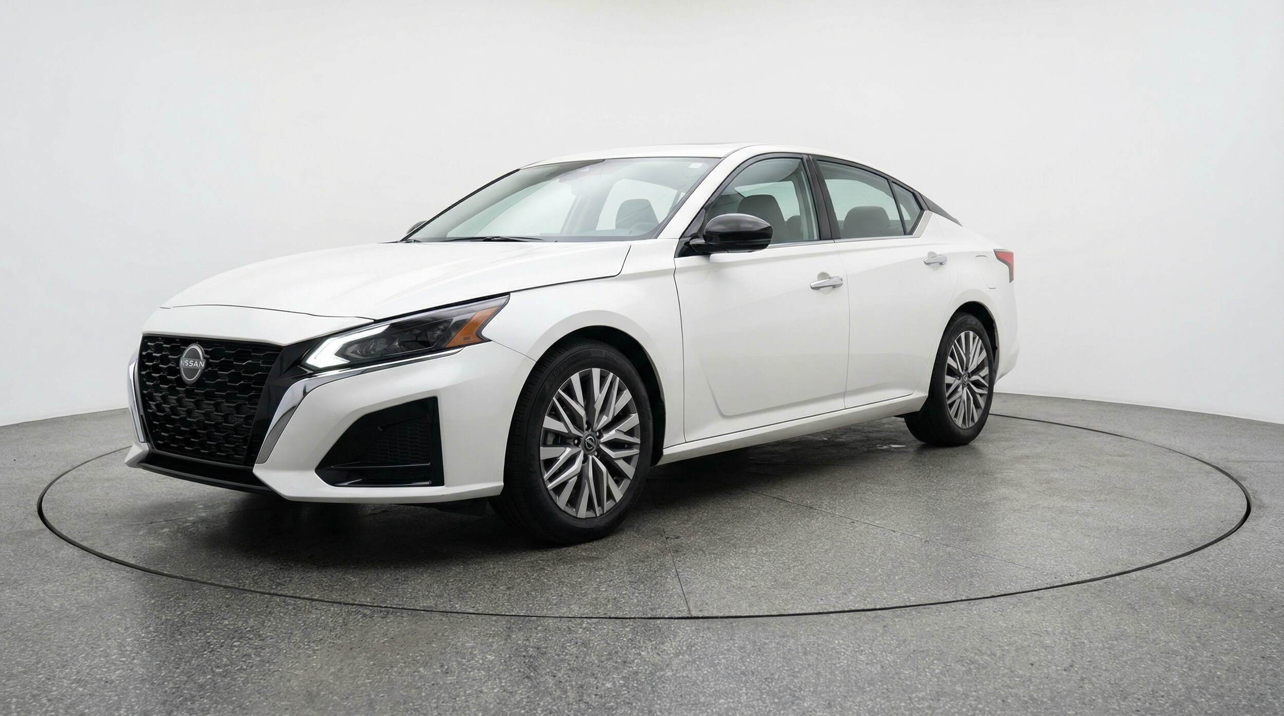 Thumbnail: 2025 Nissan Altima - 3