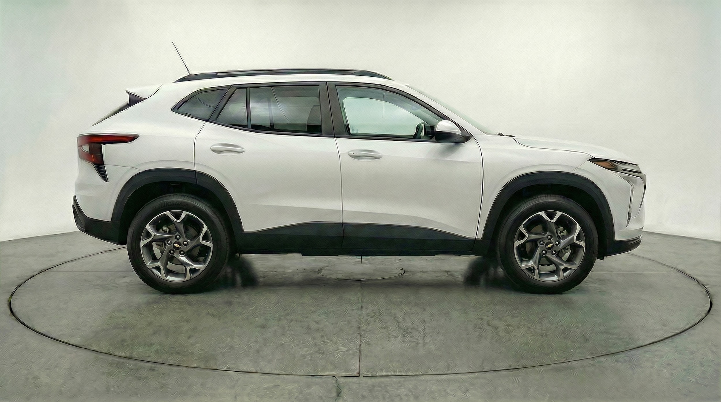 Thumbnail: 2025 Chevrolet Trax - 8