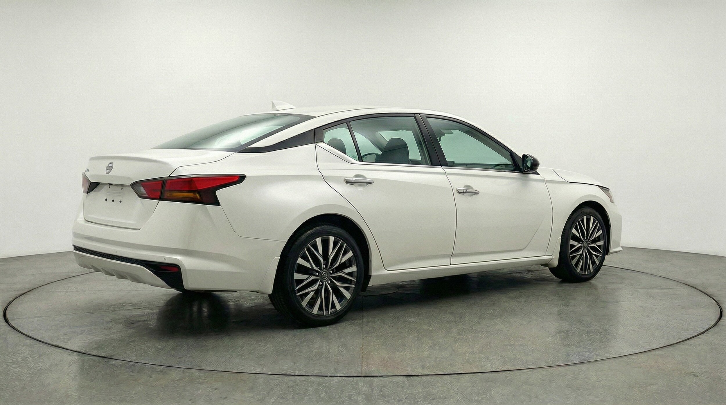 Thumbnail: 2025 Nissan Altima - 9