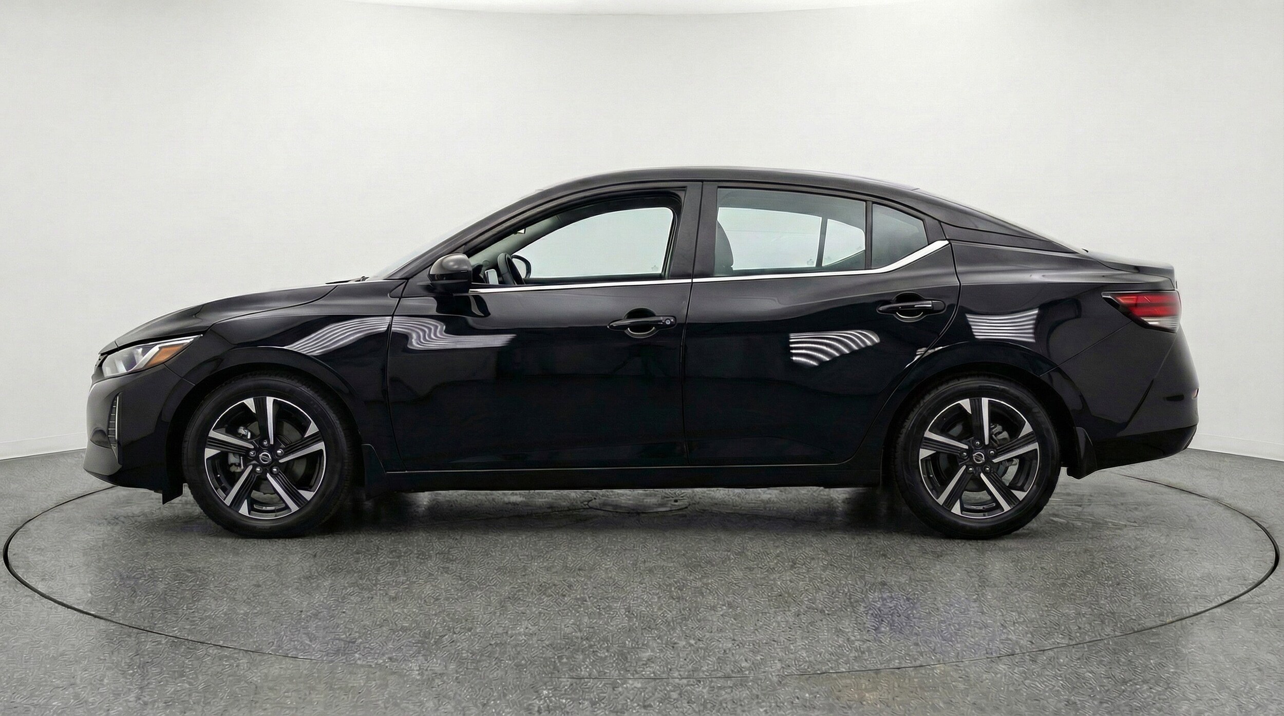 Thumbnail: 2025 Nissan Sentra - 5