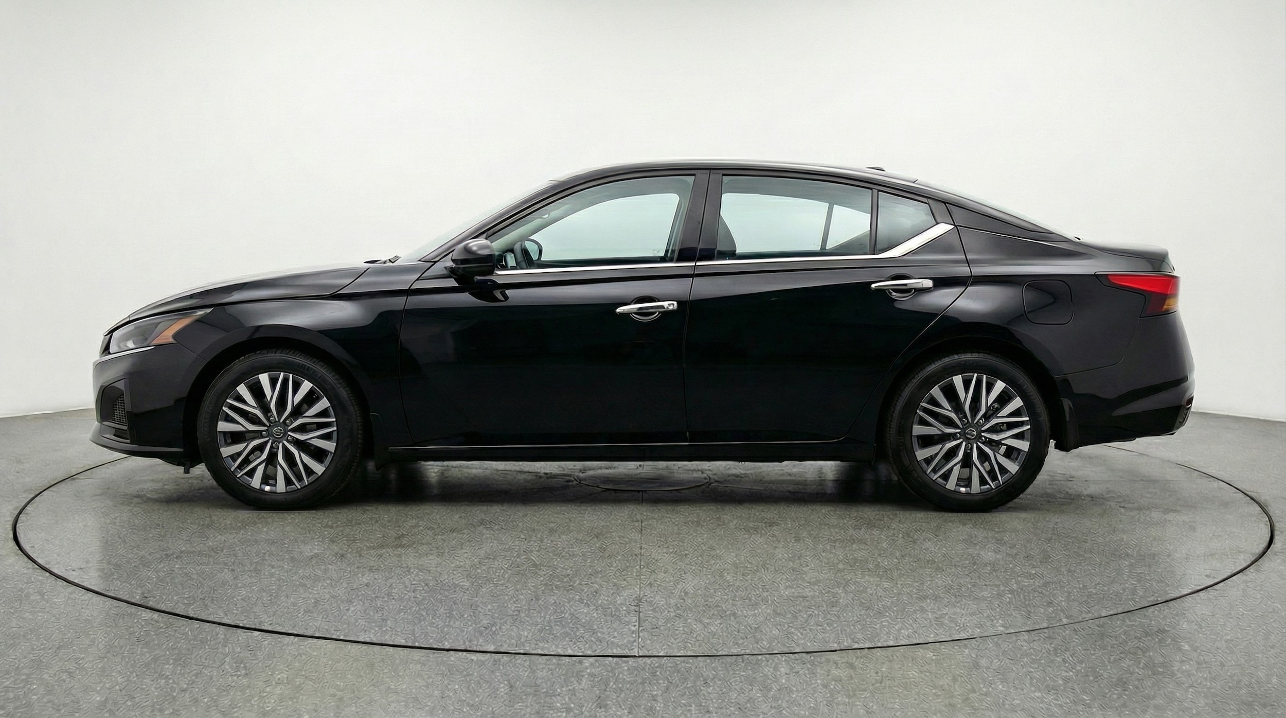 Thumbnail: 2025 Nissan Altima - 4