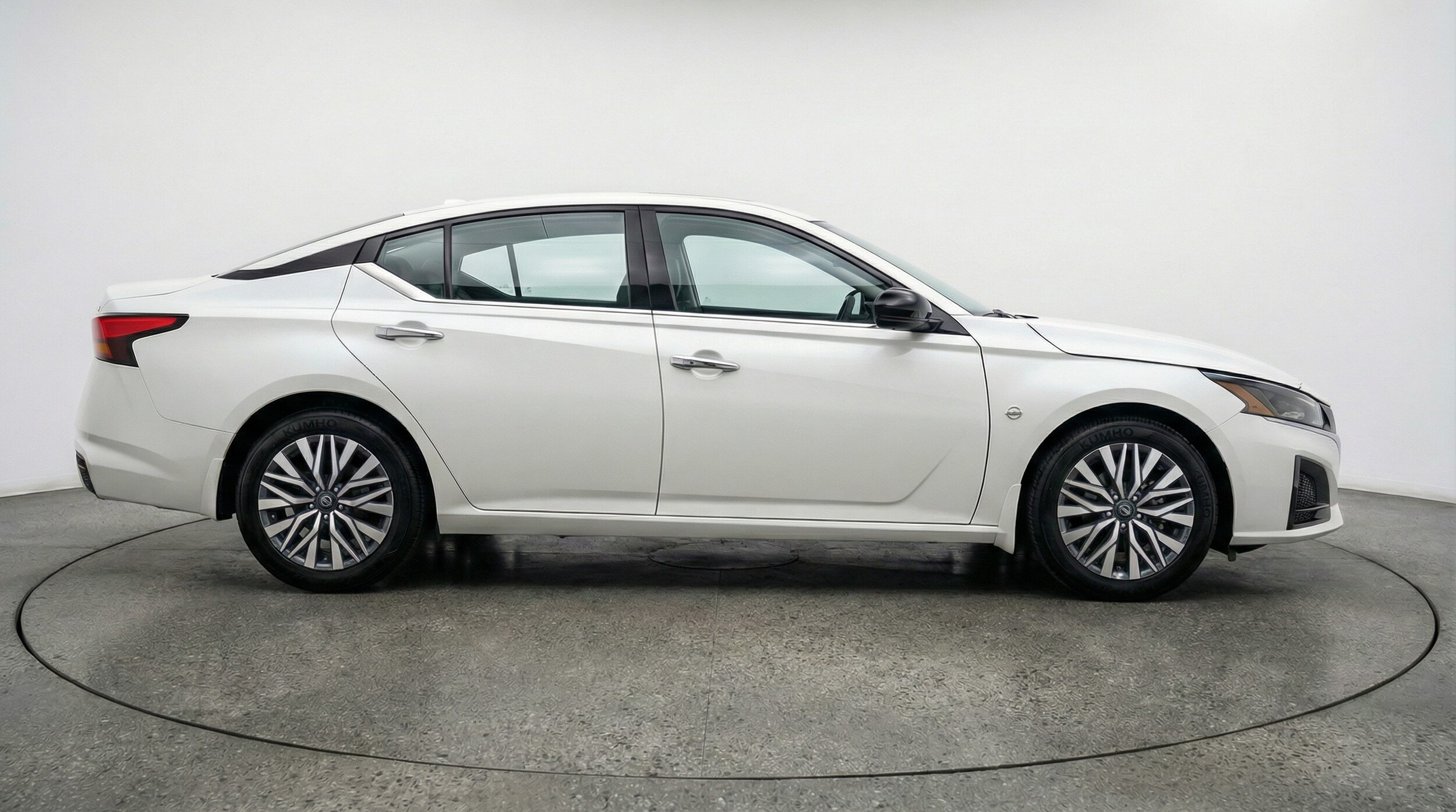 Thumbnail: 2025 Nissan Altima - 8