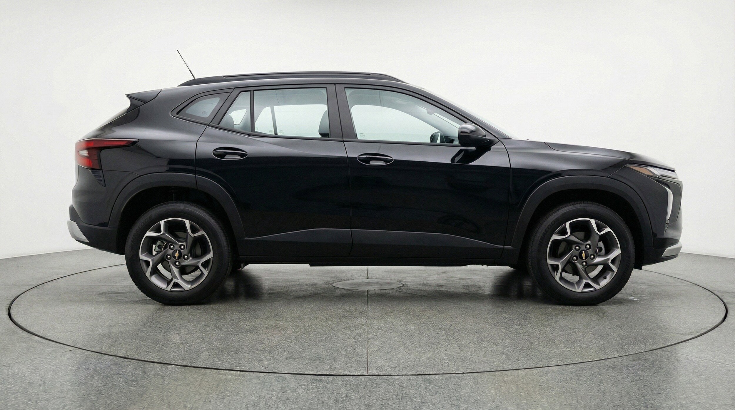 Thumbnail: 2025 Chevrolet Trax - 11