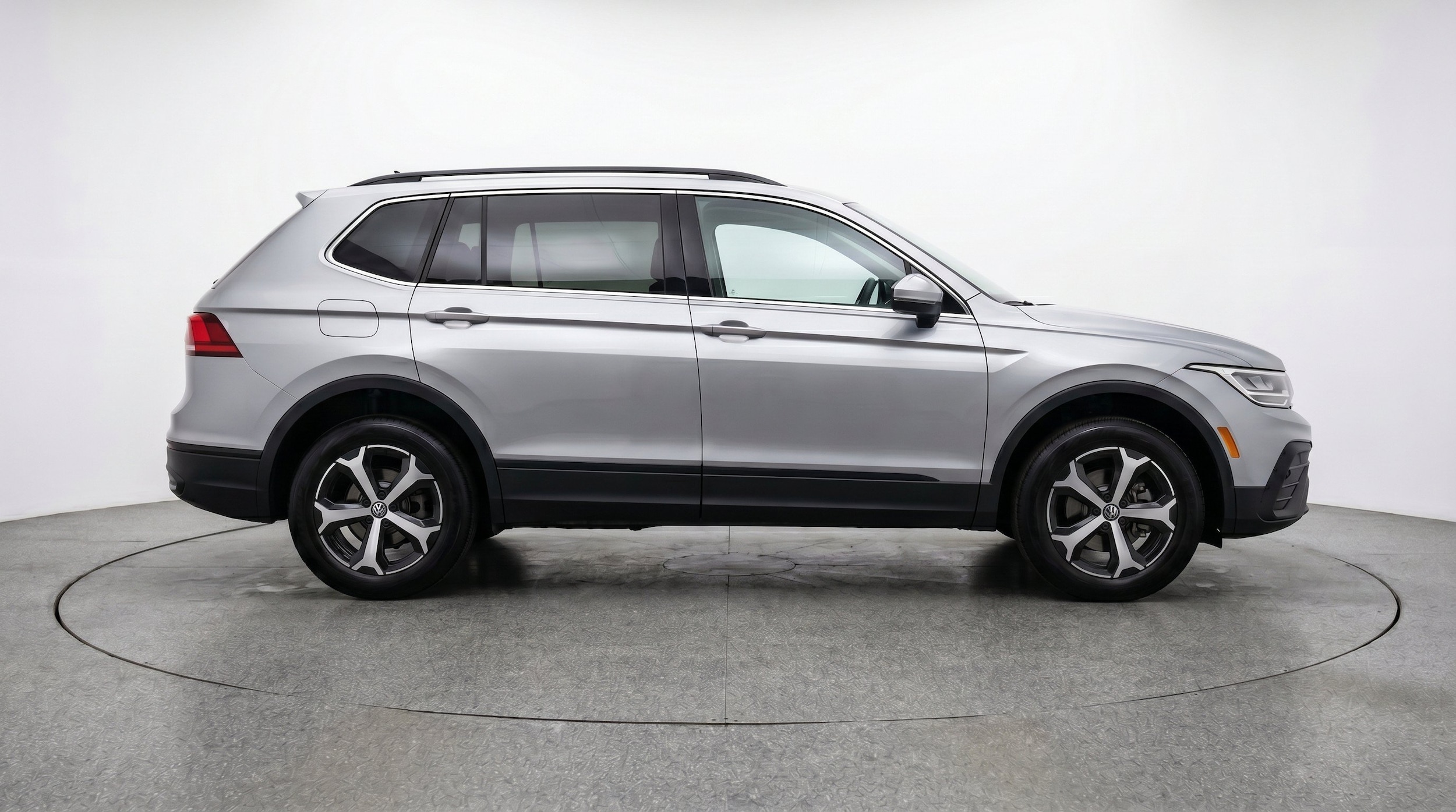 Thumbnail: 2026 Volkswagen Tiguan - 11