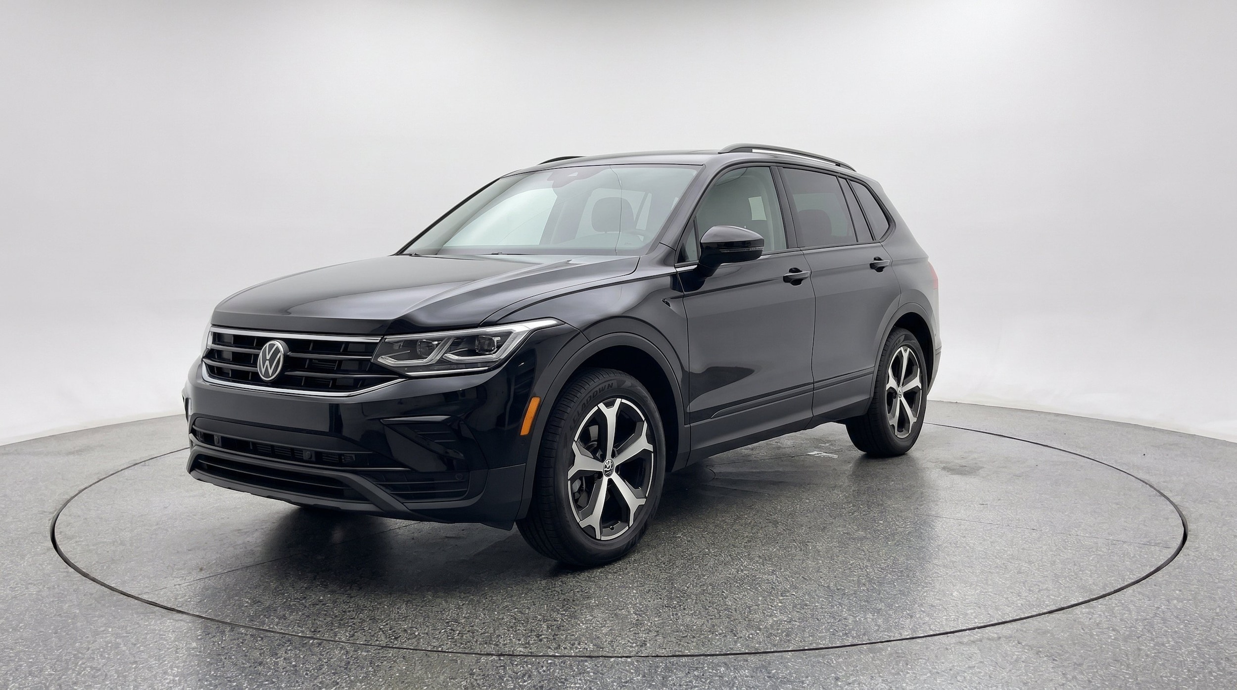 Thumbnail: 2026 Volkswagen Tiguan - 3
