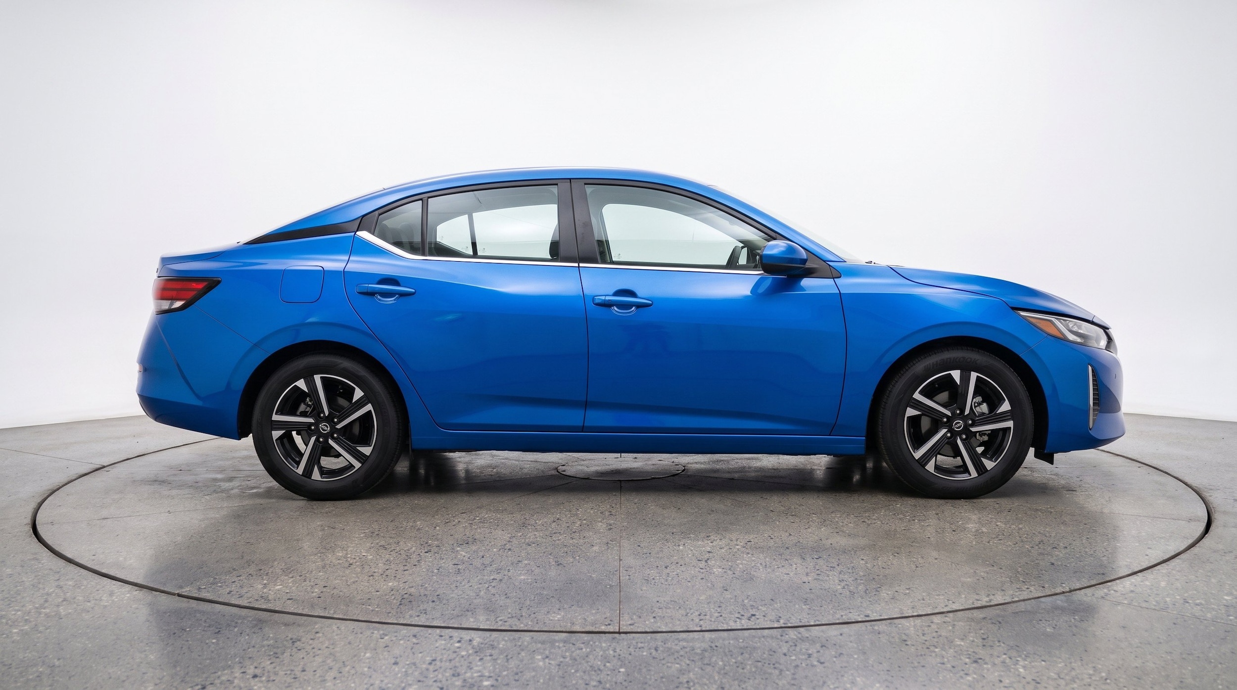 Thumbnail: 2025 Nissan Sentra - 10