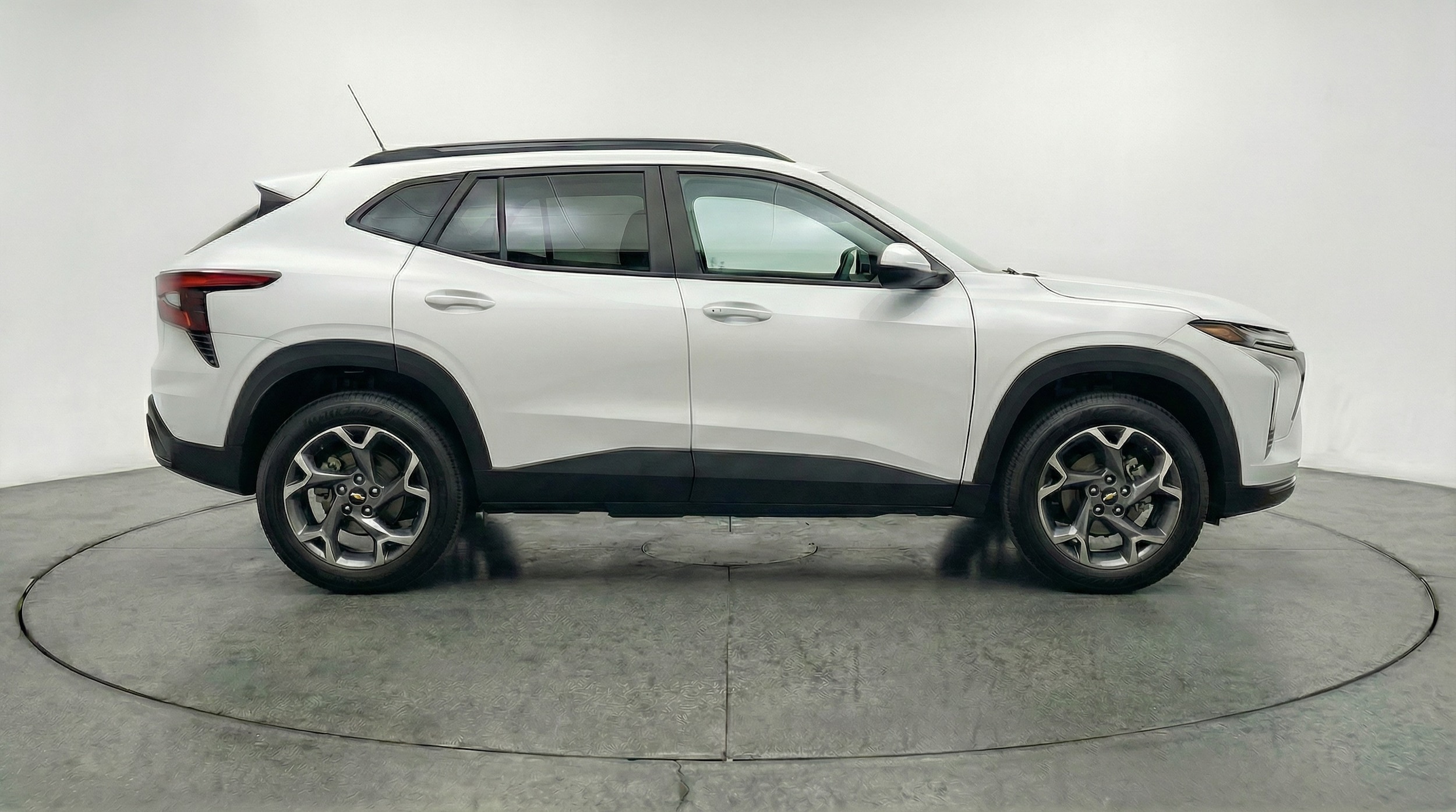 Thumbnail: 2025 Chevrolet Trax - 8