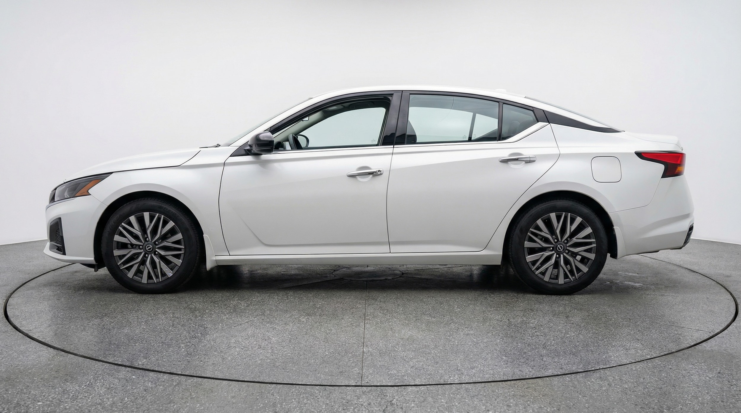 Thumbnail: 2025 Nissan Altima - 4