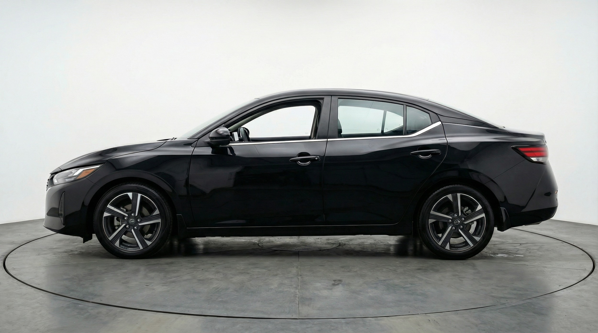 Thumbnail: 2025 Nissan Sentra - 4