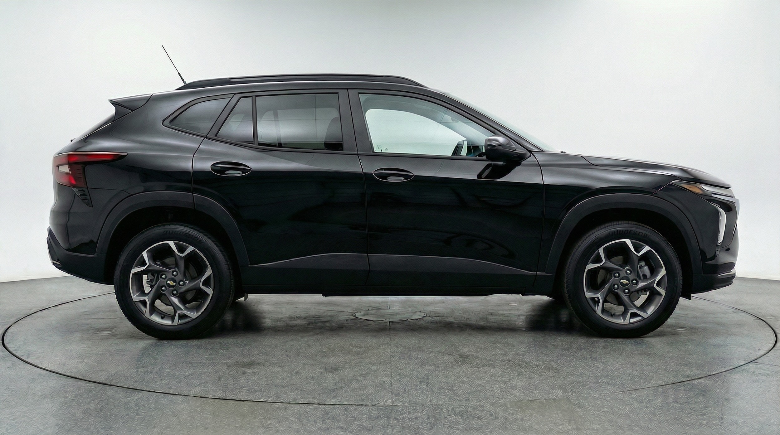 Thumbnail: 2025 Chevrolet Trax - 8