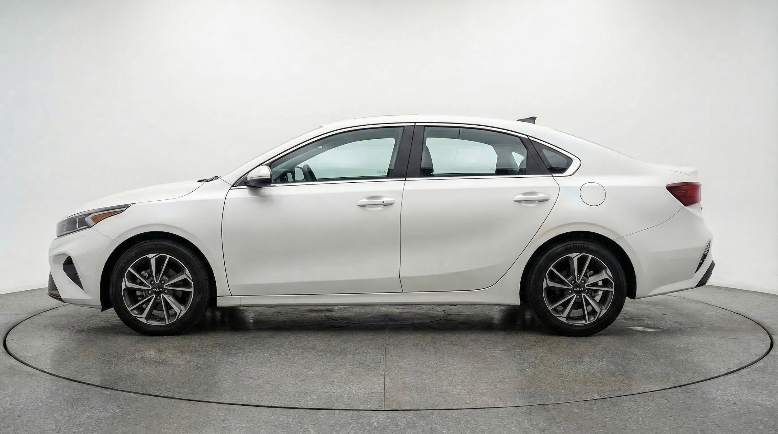 Thumbnail: 2024 Kia Forte - 5