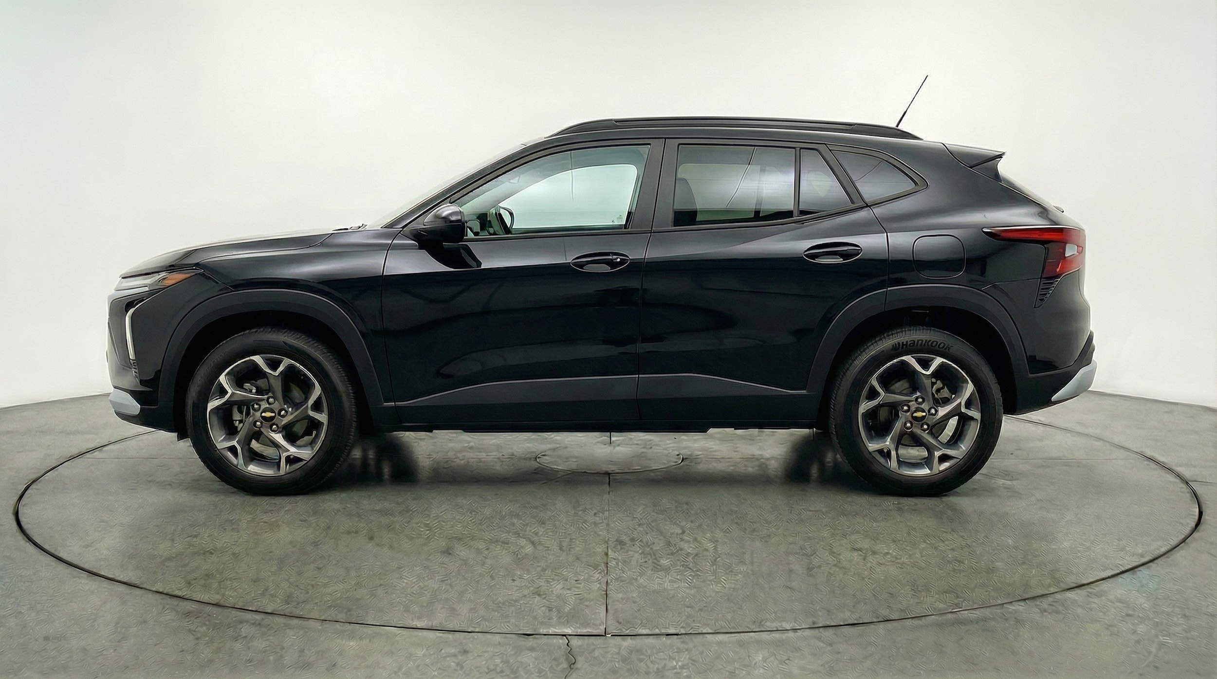 Thumbnail: 2025 Chevrolet Trax - 4