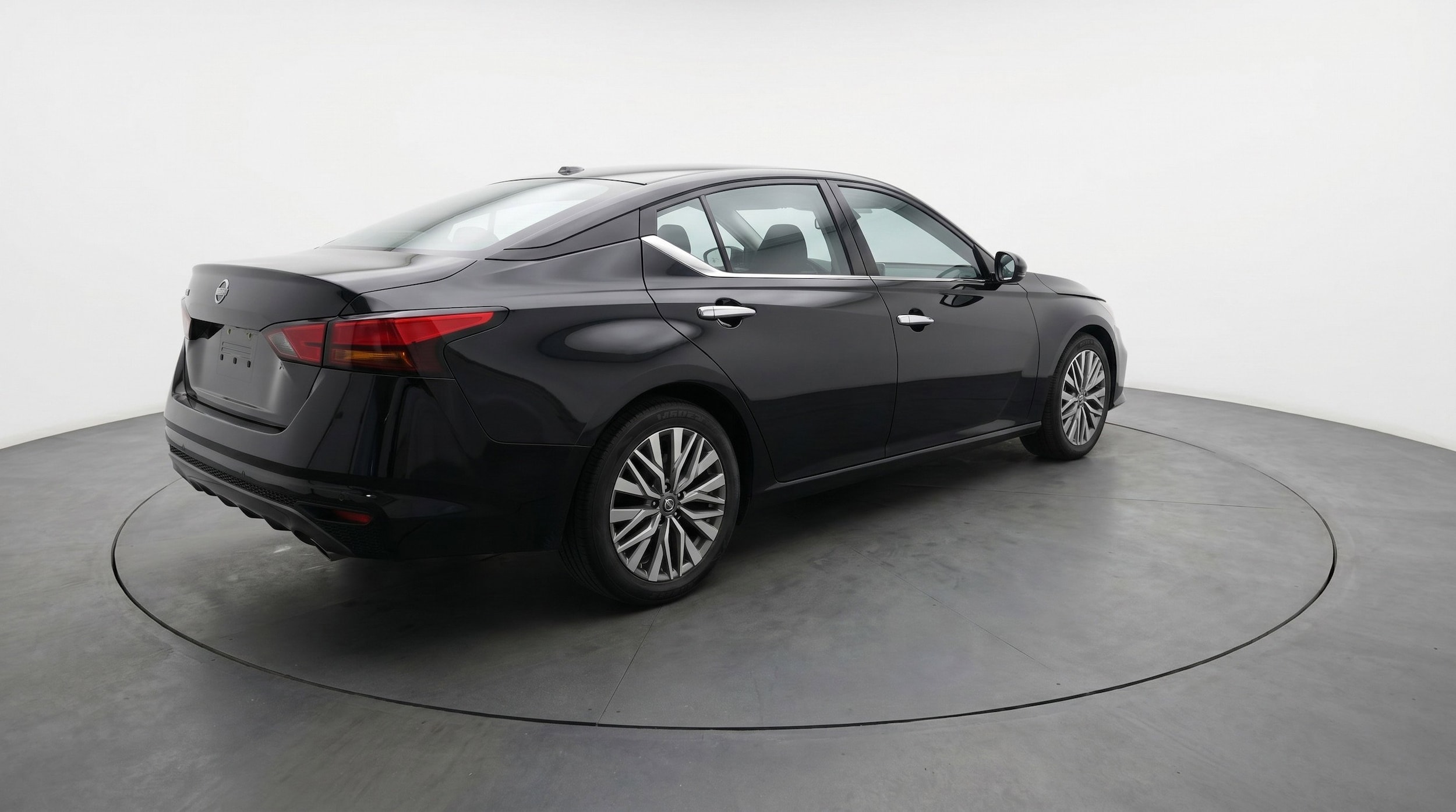Thumbnail: 2025 Nissan Altima - 9