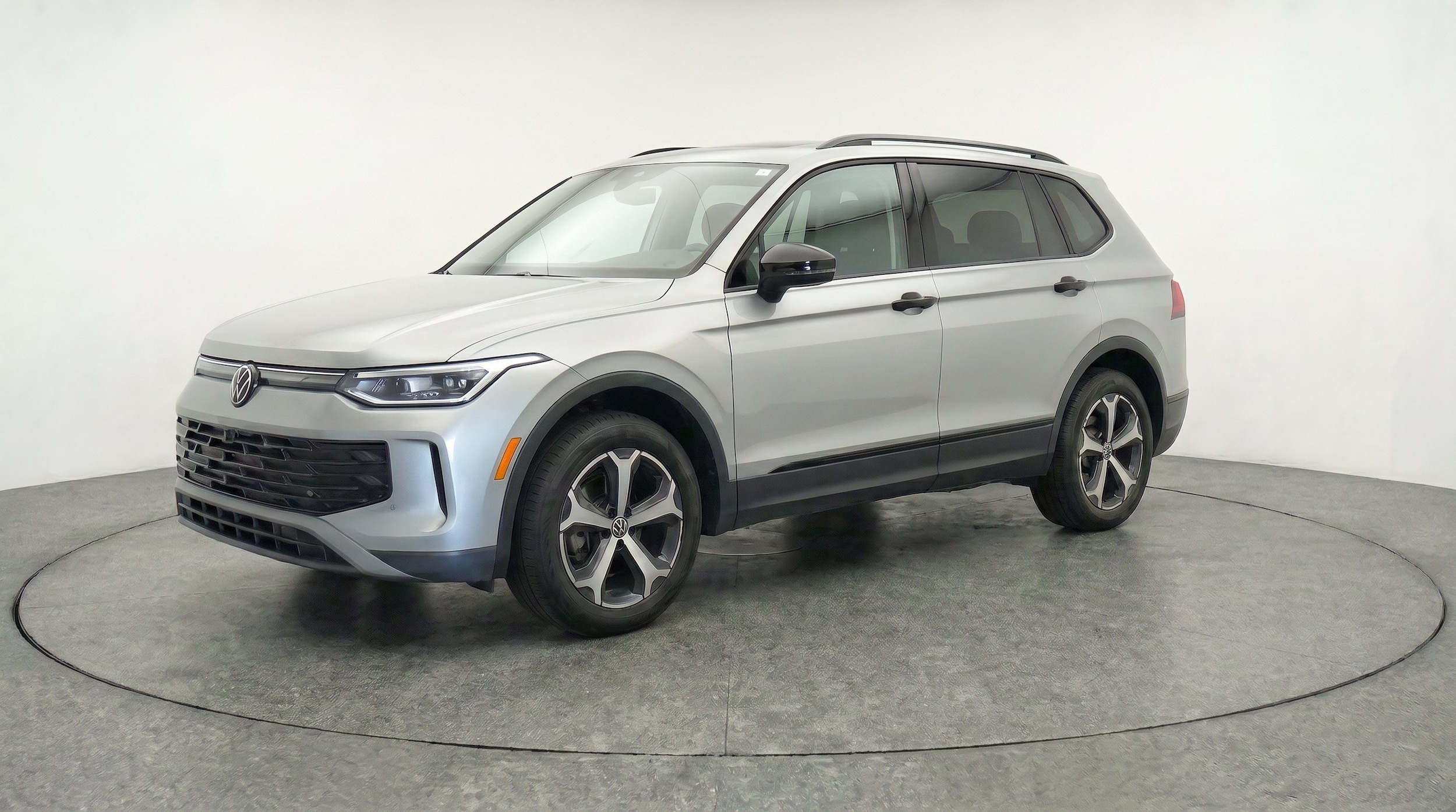 Thumbnail: 2026 Volkswagen Tiguan - 3