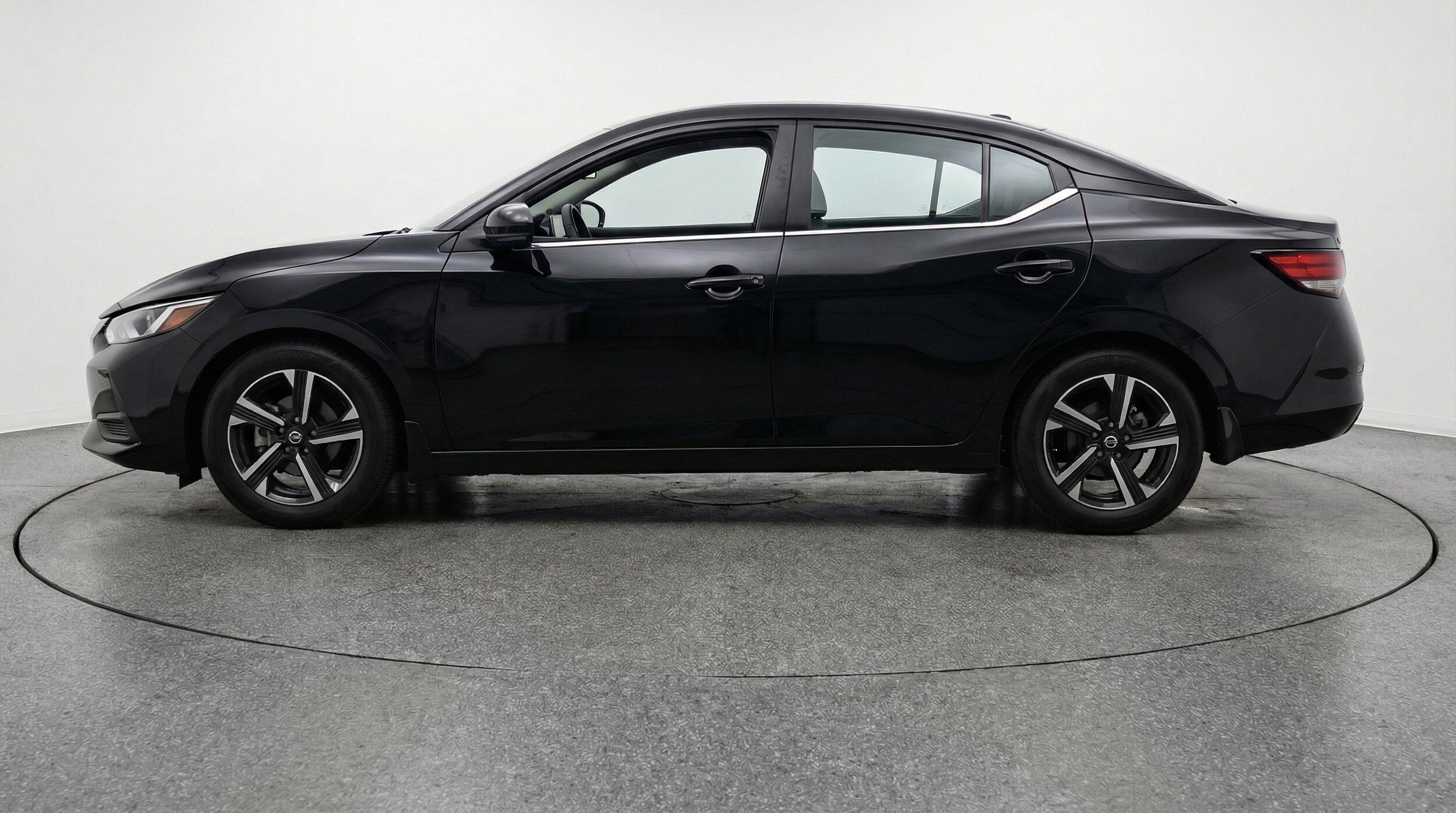 Thumbnail: 2025 Nissan Sentra - 5