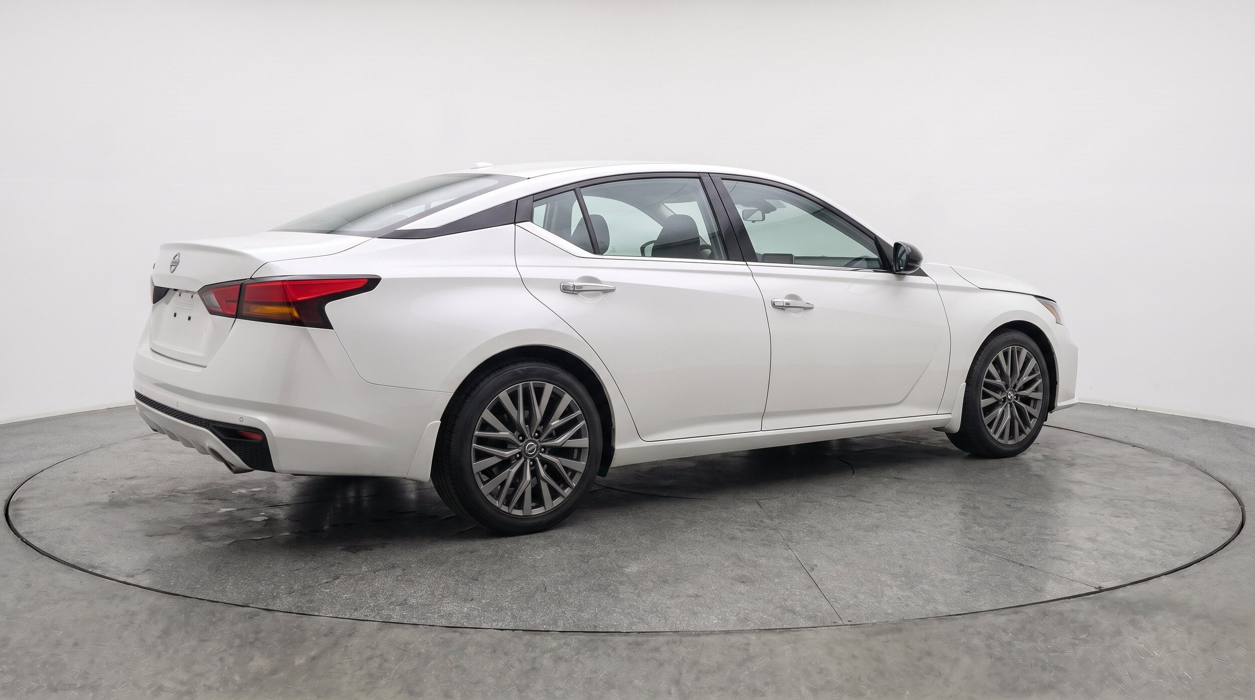 Thumbnail: 2025 Nissan Altima - 9