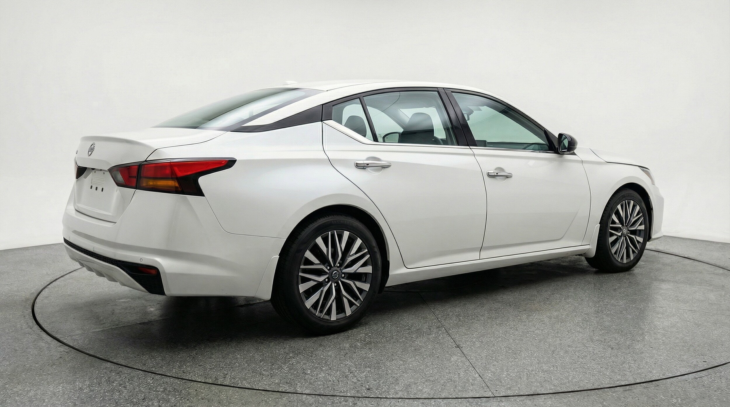 Thumbnail: 2025 Nissan Altima - 9