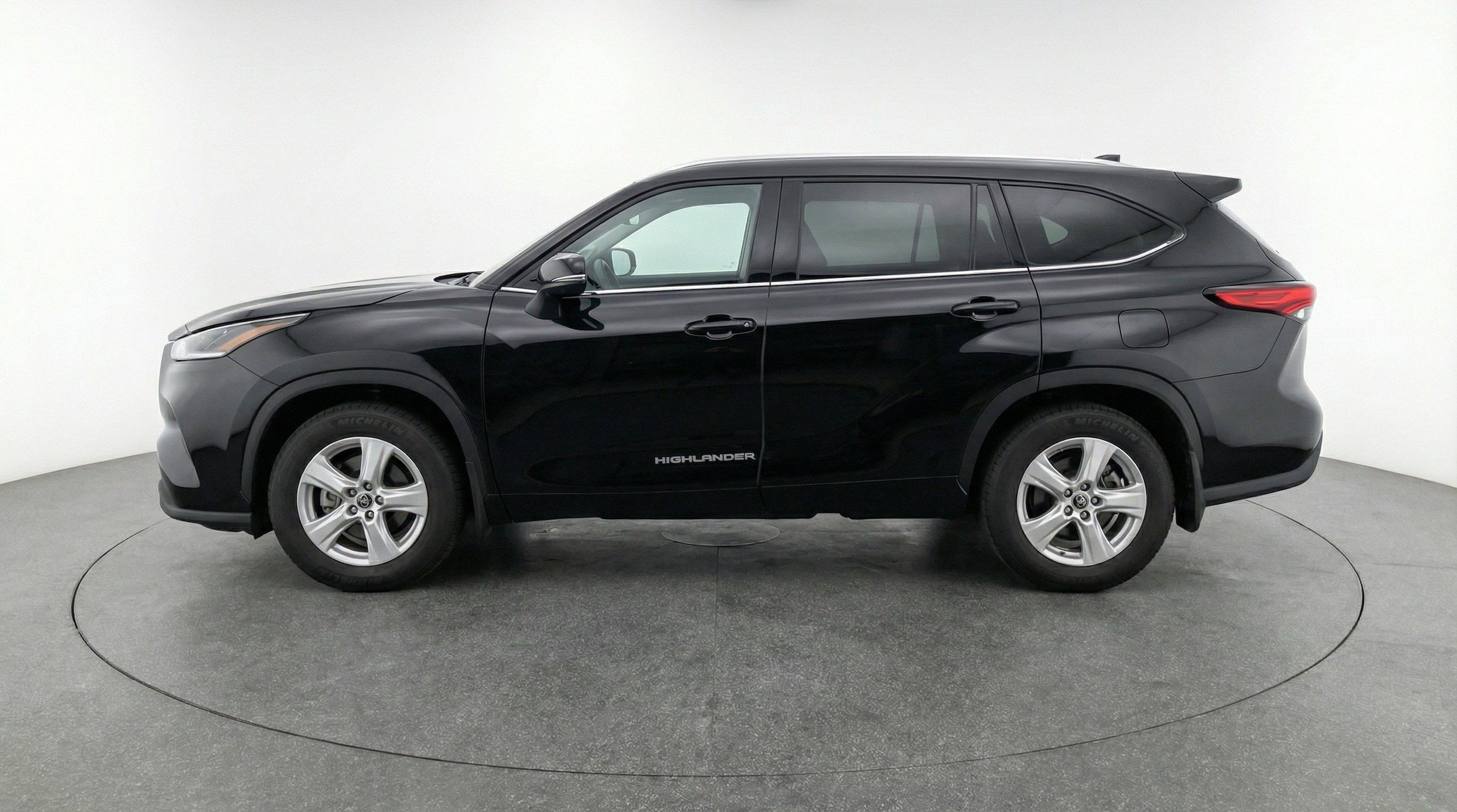 Thumbnail: 2025 Toyota Highlander - 5