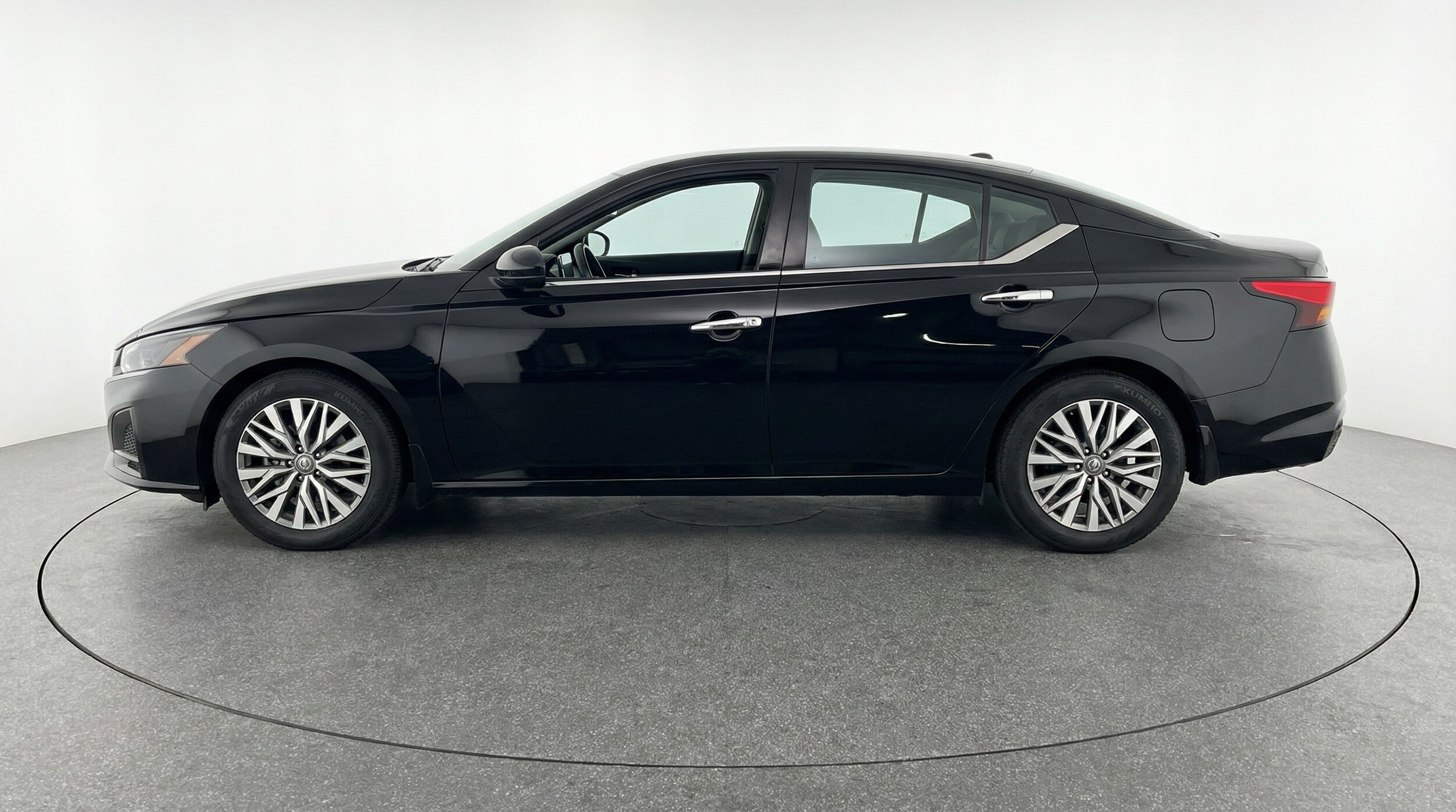 Thumbnail: 2025 Nissan Altima - 4