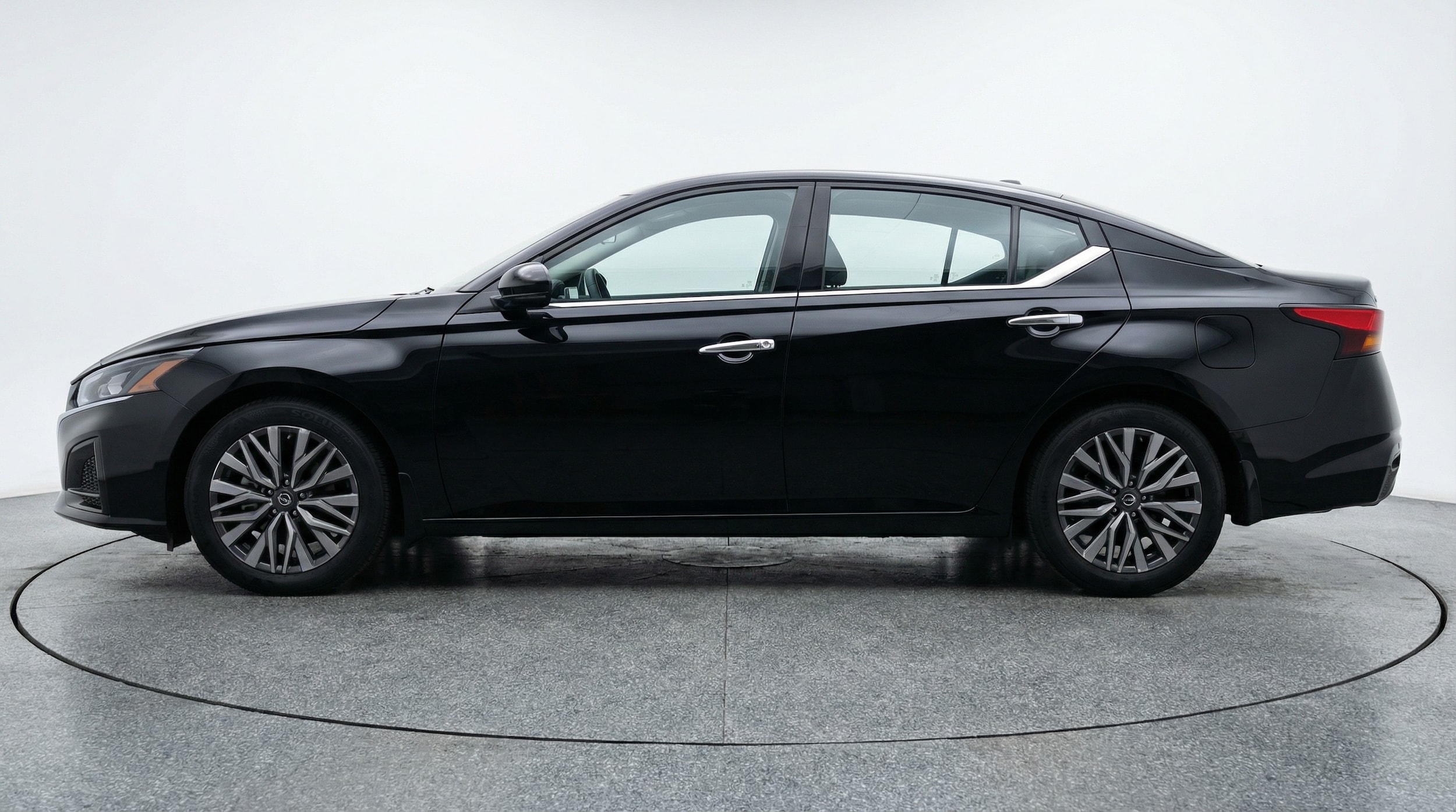 Thumbnail: 2025 Nissan Altima - 4