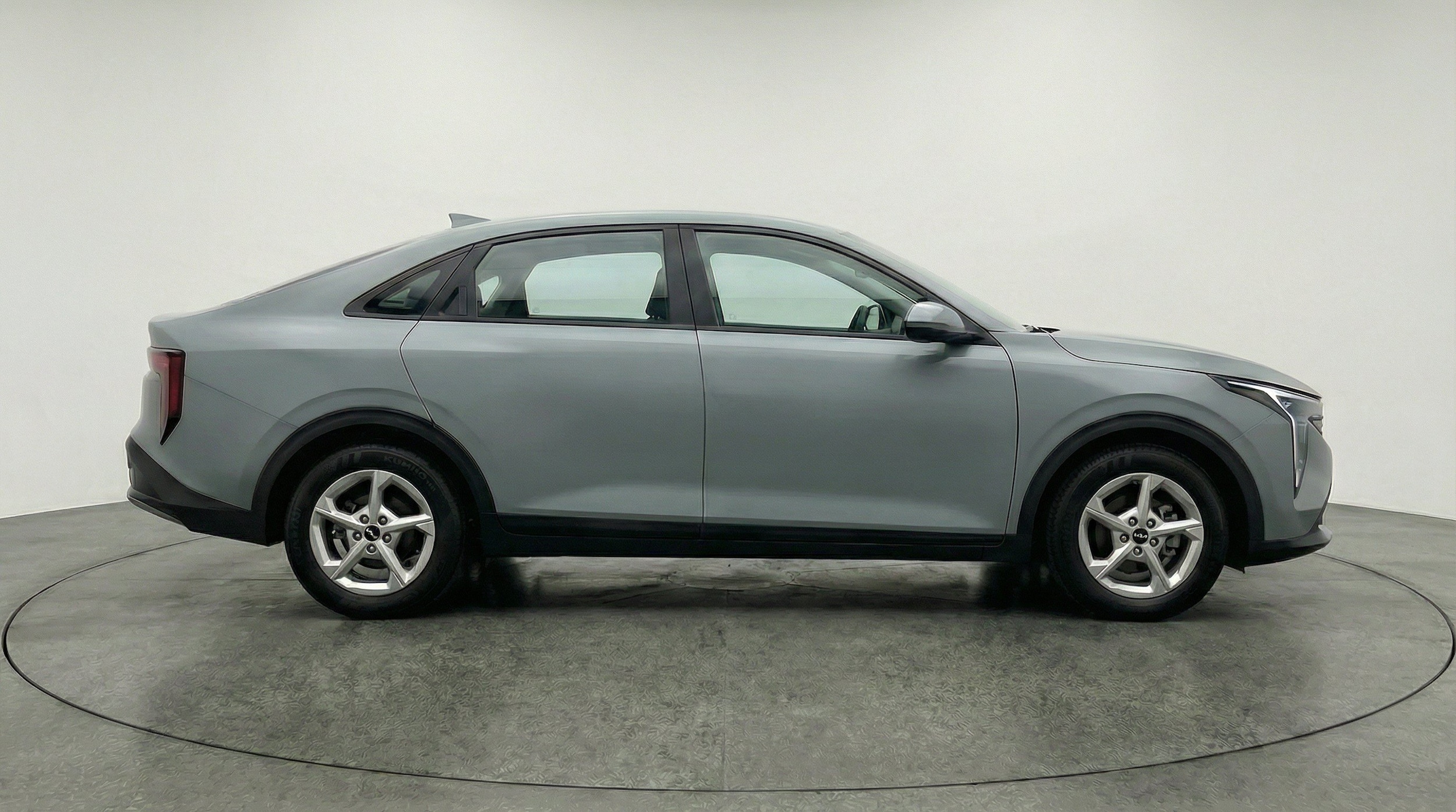 2025 Kia K4 LXS - Photo 11