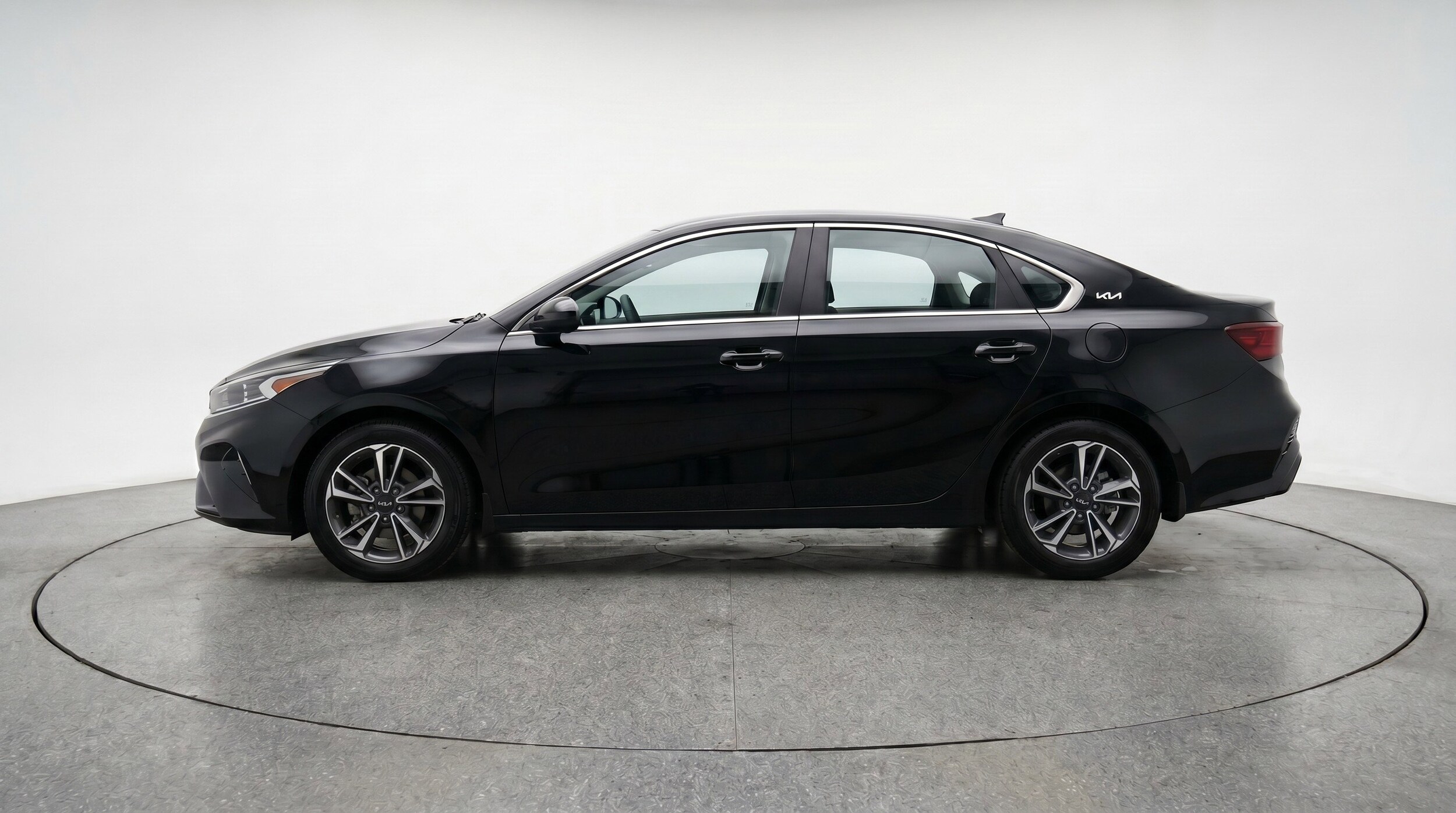 Thumbnail: 2024 Kia Forte - 5