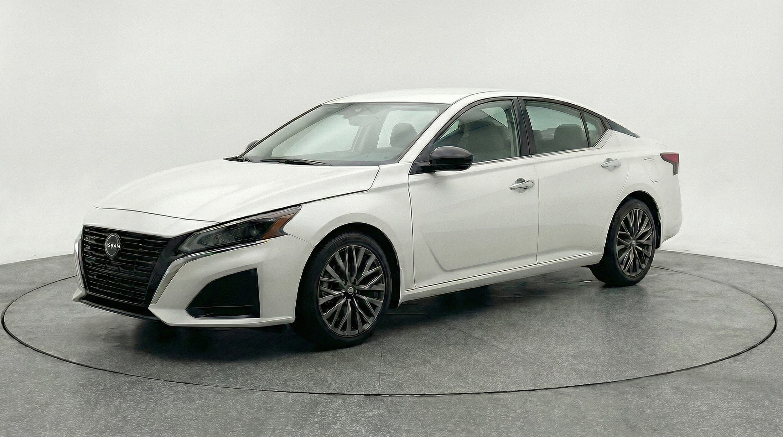 Thumbnail: 2025 Nissan Altima - 3