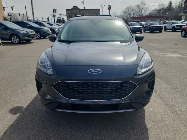 Used 2022 Ford Escape SE with VIN 1FMCU9G68NUA72222 for sale in Greenville, PA