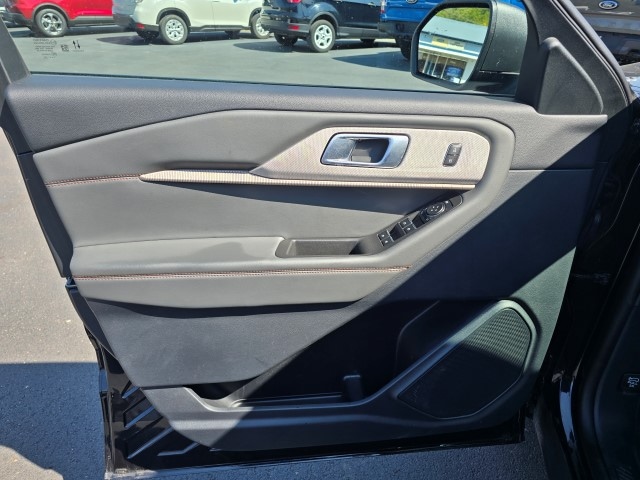 2025 Ford Explorer Active - Photo 10