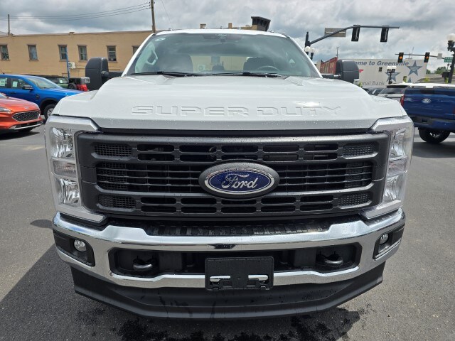 2025 Ford F-250 XL photo 2