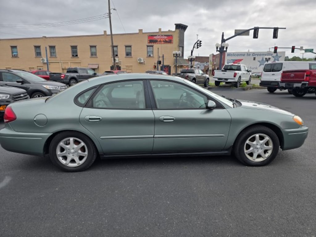 Used 2006 Ford Taurus SEL Sedan