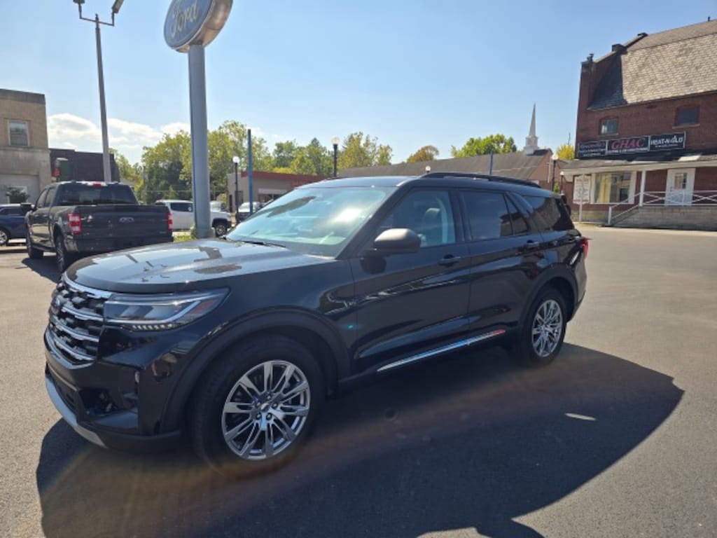 Used 2025 Ford Explorer Active 4x4 SUV