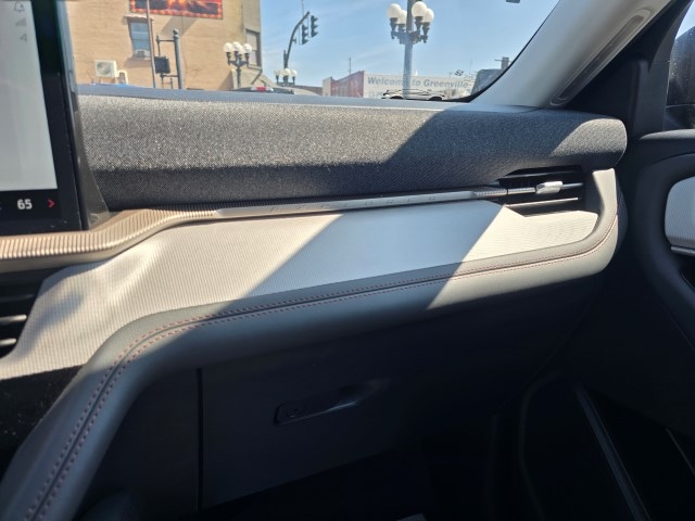 2025 Ford Explorer Active - Photo 14