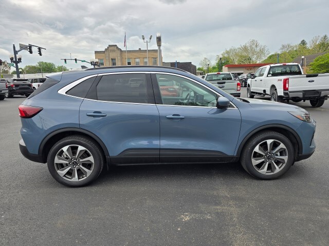 2024 Ford Escape Platinum photo 4