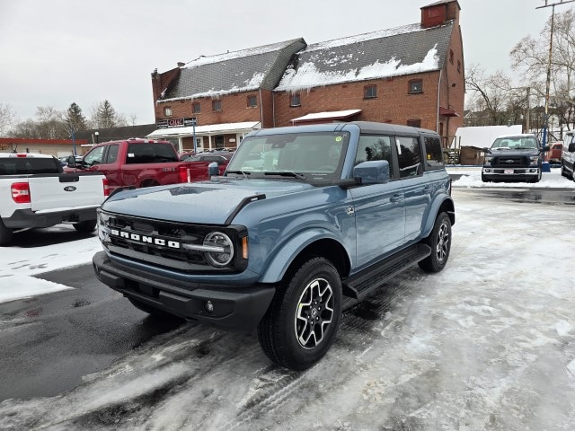 2025 Ford Bronco 4-Door Outer Banks's photo