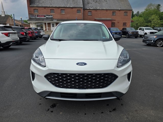 Used 2022 Ford Escape SE with VIN 1FMCU9G60NUB69656 for sale in Greenville, PA