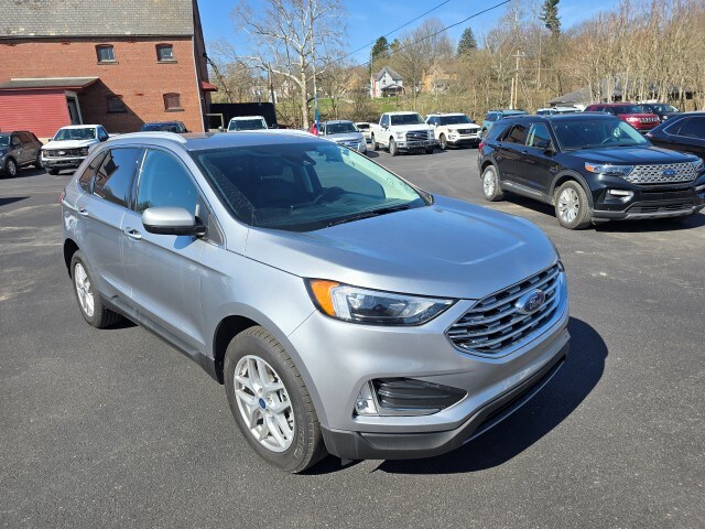 2022 Ford Edge SEL photo 3
