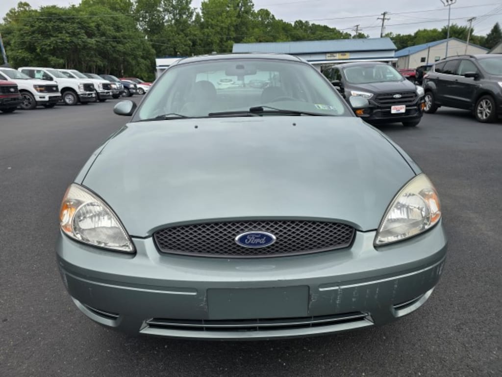 Used 2006 Ford Taurus SEL Sedan
