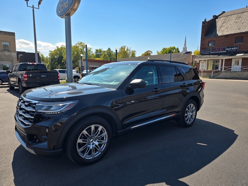 Used 2025 Ford Explorer Active 4x4 SUV