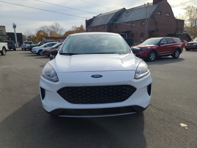 Used 2022 Ford Escape SE with VIN 1FMCU9G65NUA65826 for sale in Greenville, PA