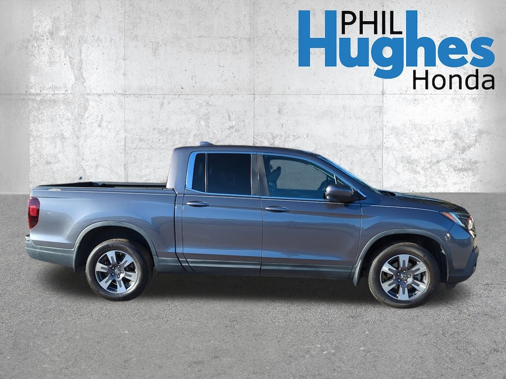 Used 2017 Honda Ridgeline RTL-T RTL-T 4x4 Crew Cab 5.3 Bed