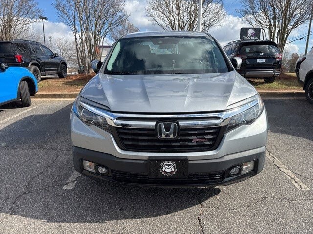 2020 Honda Ridgeline Sport photo 2