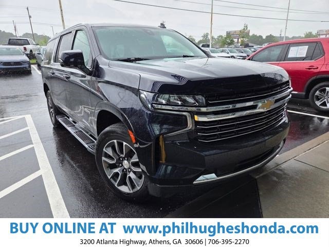 2022 Chevrolet Suburban 4WD 1500 LT's photo