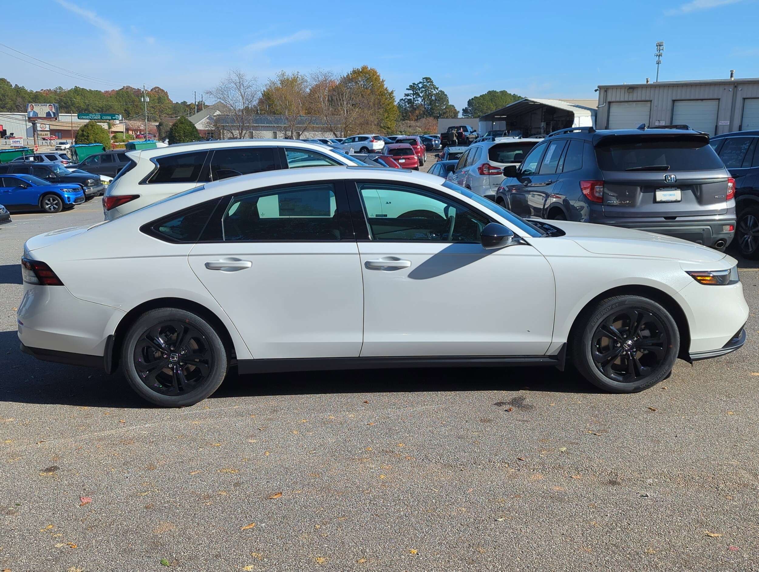 2025 Honda Accord SE photo 2